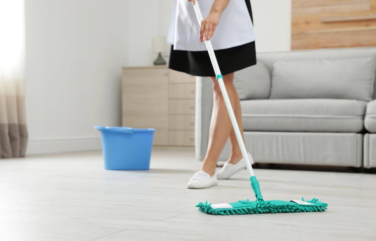Cleaning wooden floors